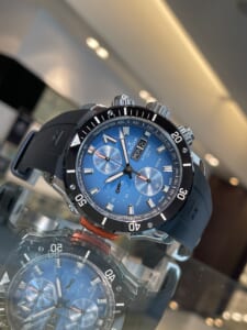 エドックス初のベゼルロック機能を搭載した『クロノオフショア 1 ベゼルロック クロノグラフ オートマティック』の画像